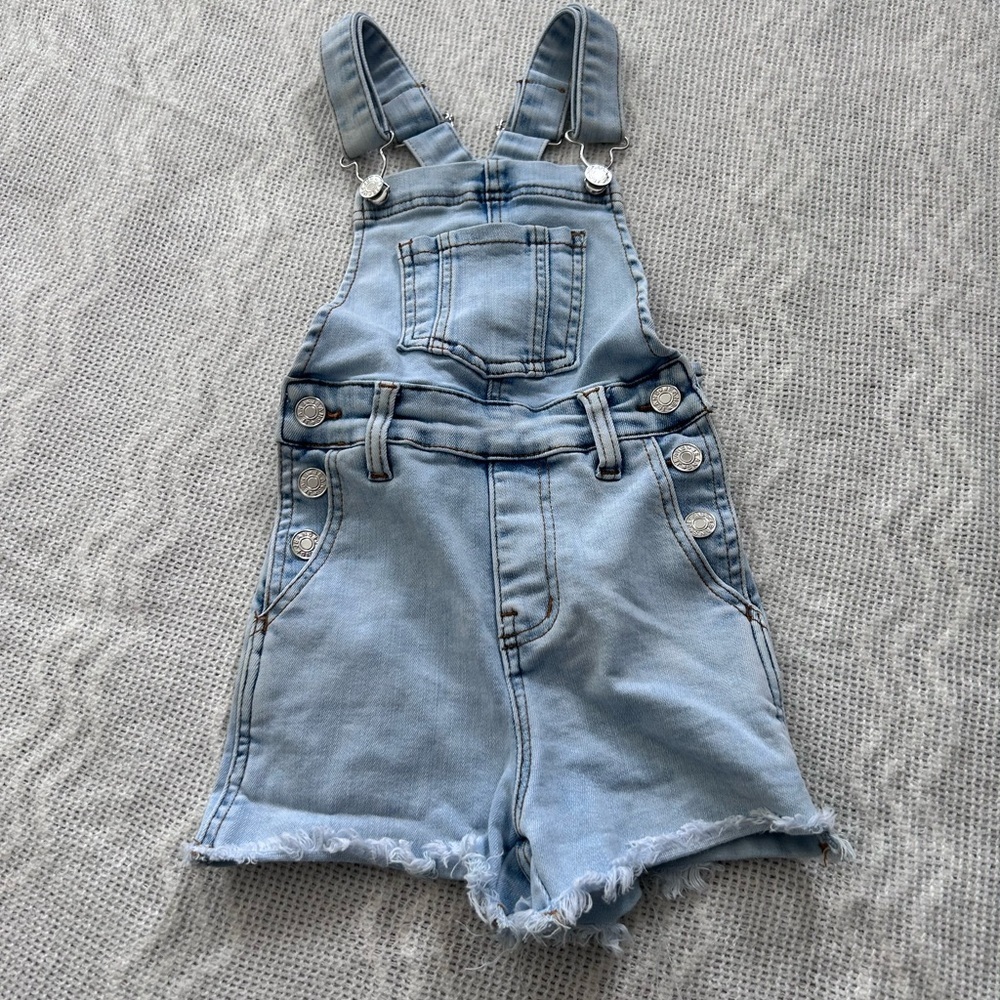 ❤️5 For $20❤️ Pink Lily Light Blue Kids Denim Overalls. Size 4T❤️